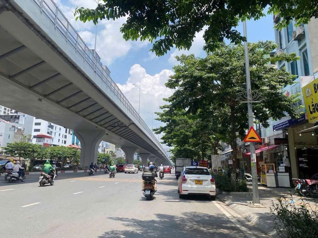 MẶT PHỐ MINH KHAI 43M - KINH DOANH ĐA DẠNG - VỈA HÈ ĐÁ BÓNG SĐCC. CHỈ HƠN 15 TỶ